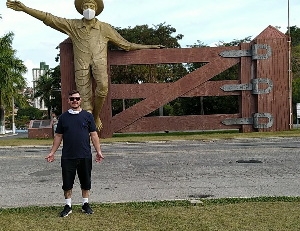 Monumento Menino Da Porteira-Ouro Fino必去景点