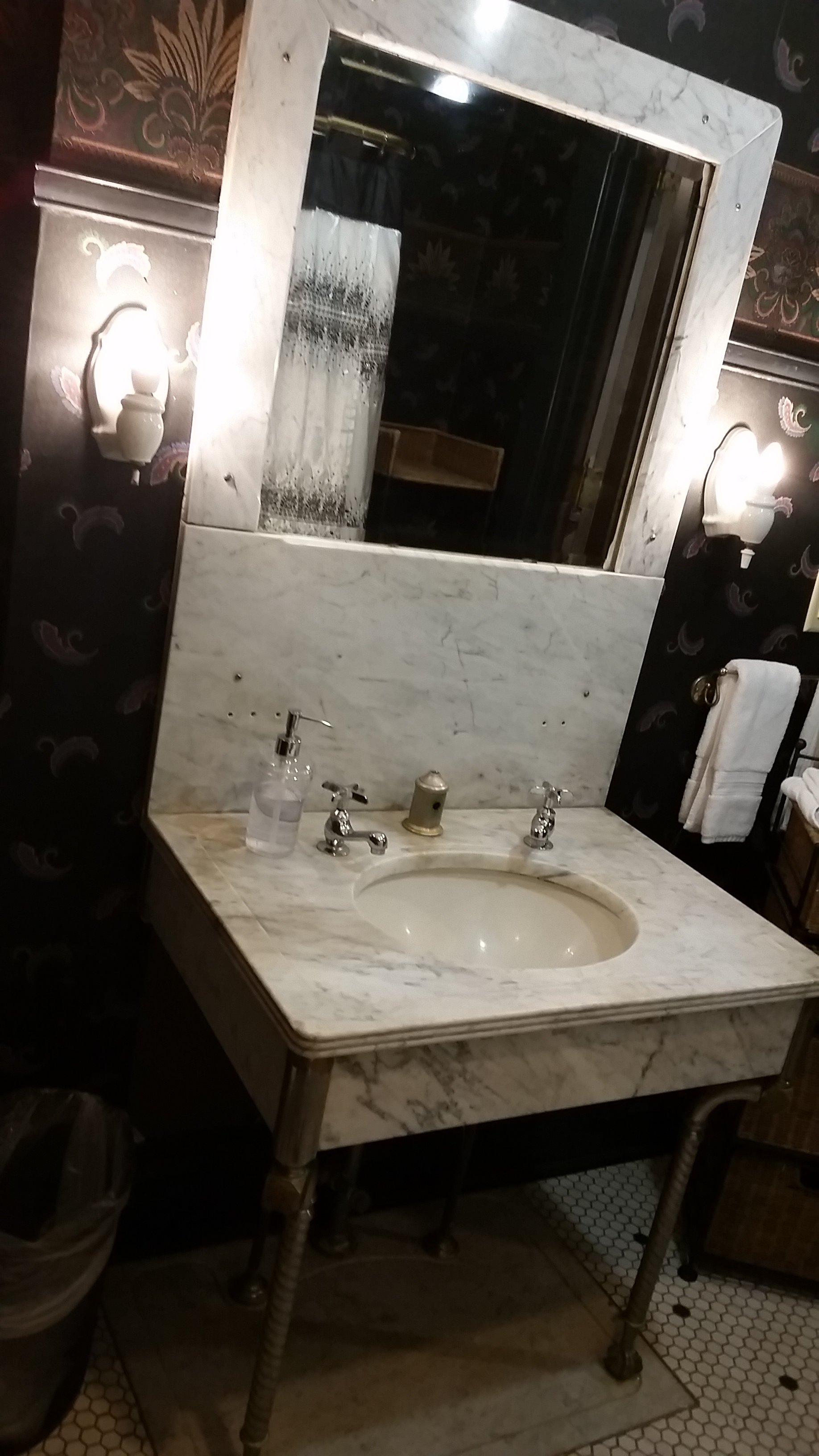 The Mansion at Elfindale Bed & Breakfast-浴室