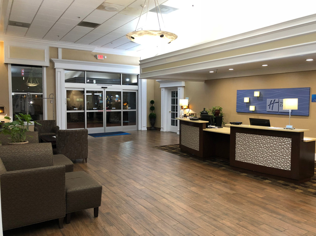 Holiday Inn Express & Suites Corning by IHG主图