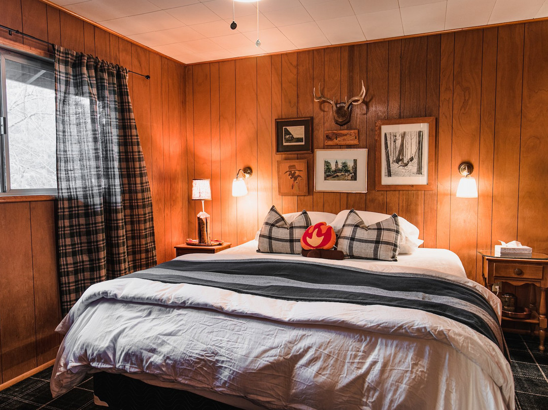 The Fireside Inn主图