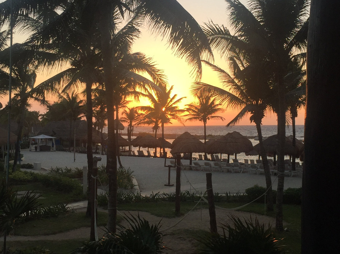 Catalonia Yucatan Beach主图