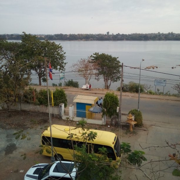 Golden River Hotel主图