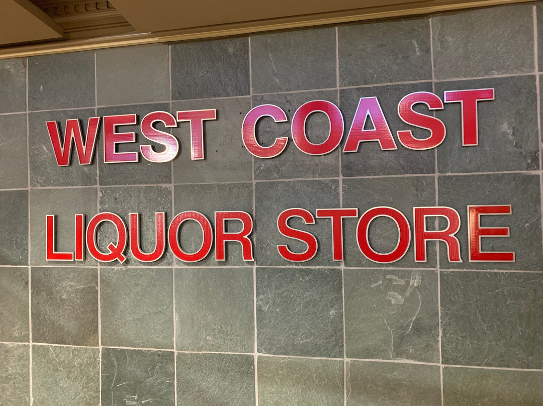 West Coast Liquor Store景点图片