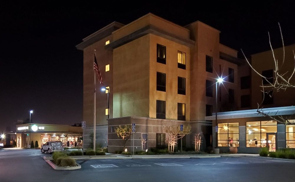 萨利纳斯希尔顿欢朋套房酒店主图