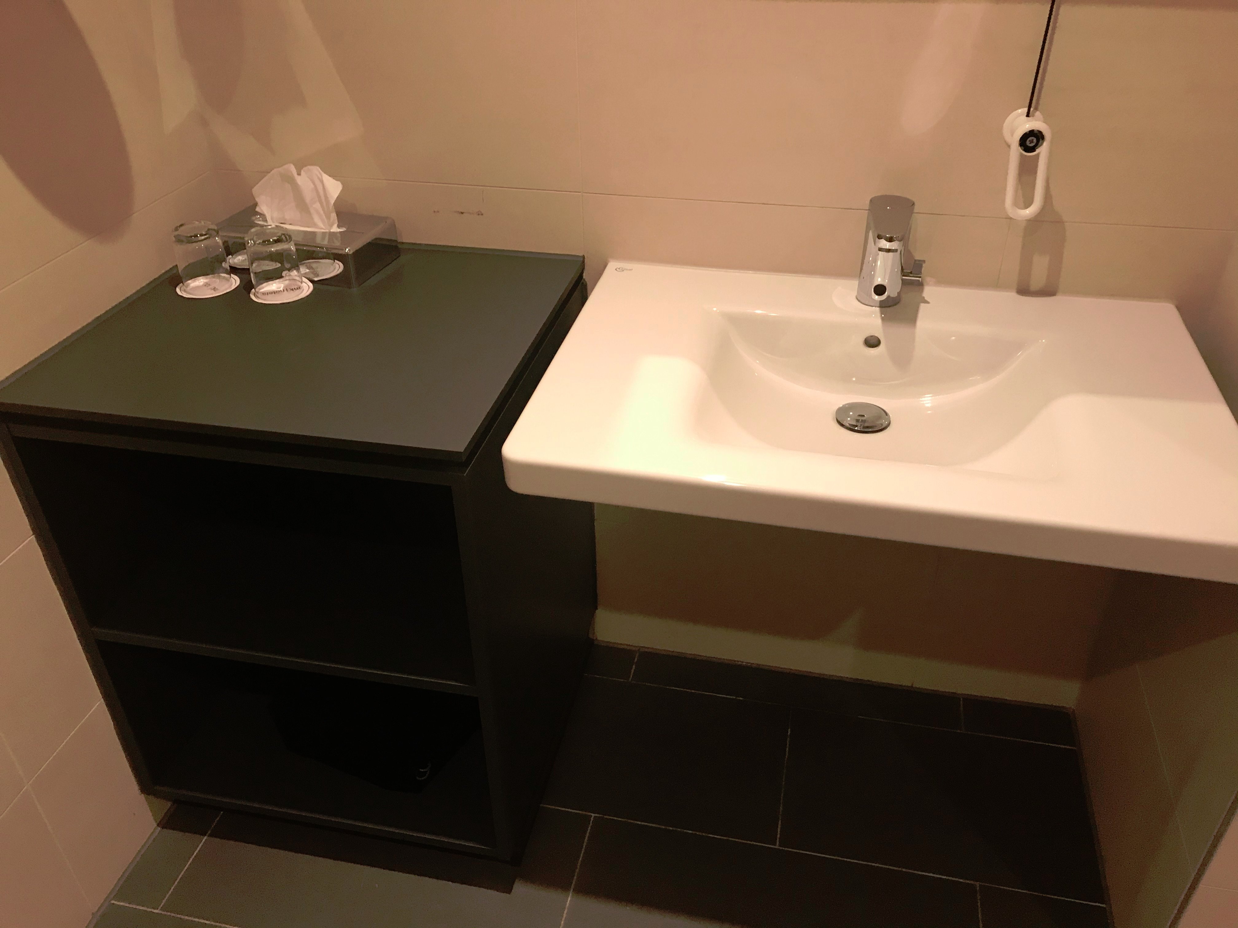 mk | hotel ruesselsheim-浴室