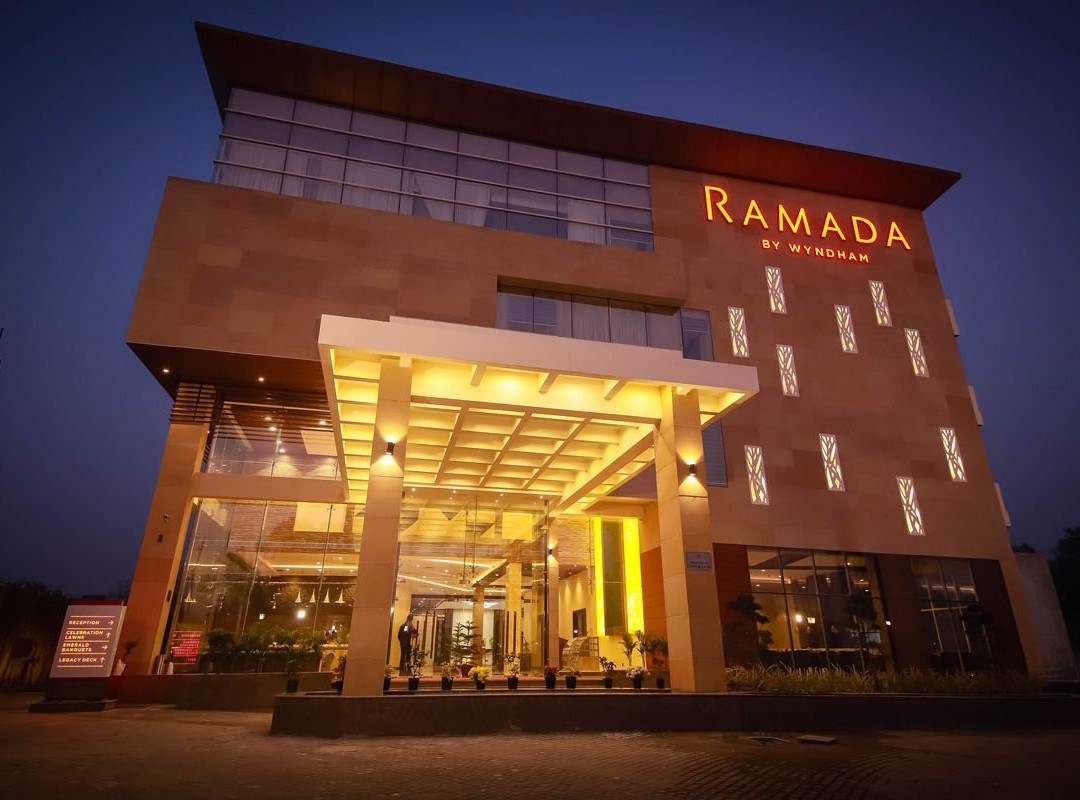 Ramada By Wyndham Aligarh主图