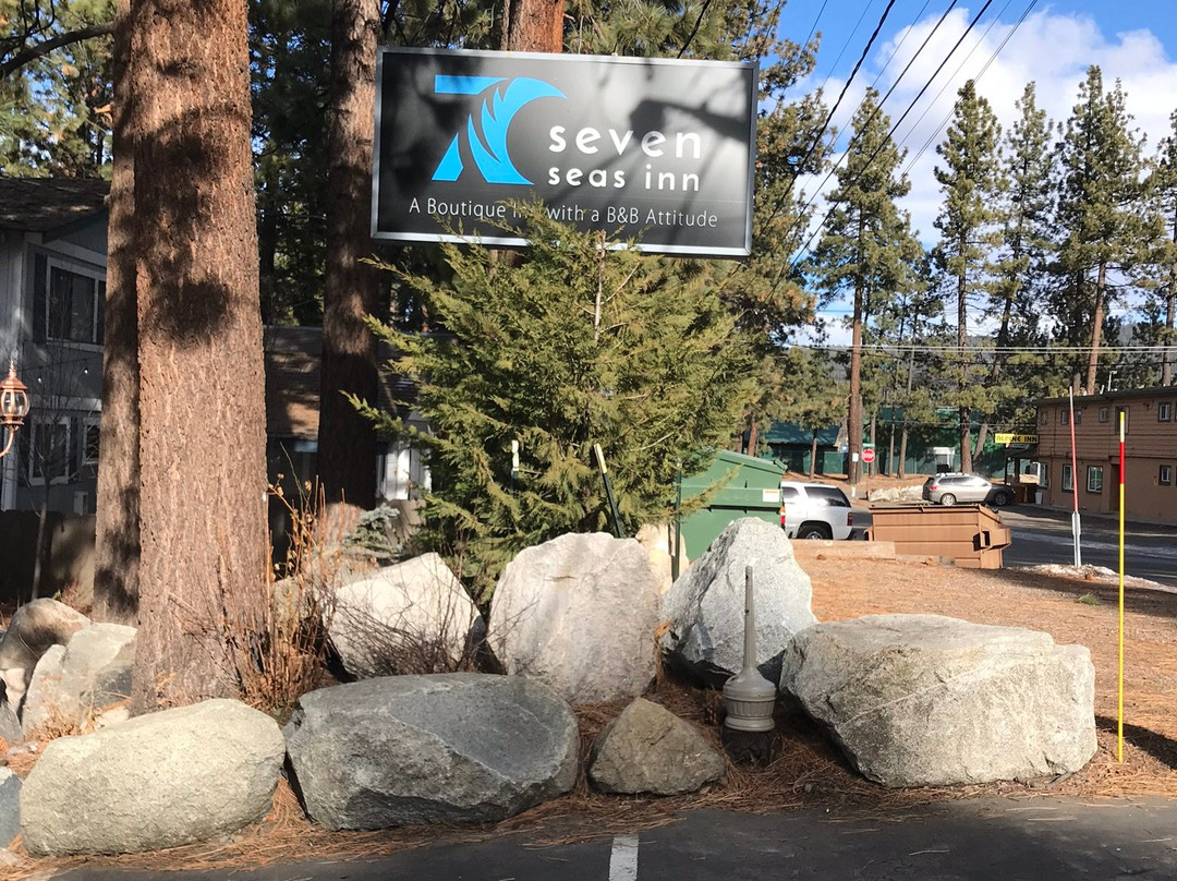 太浩湖七海酒店主图