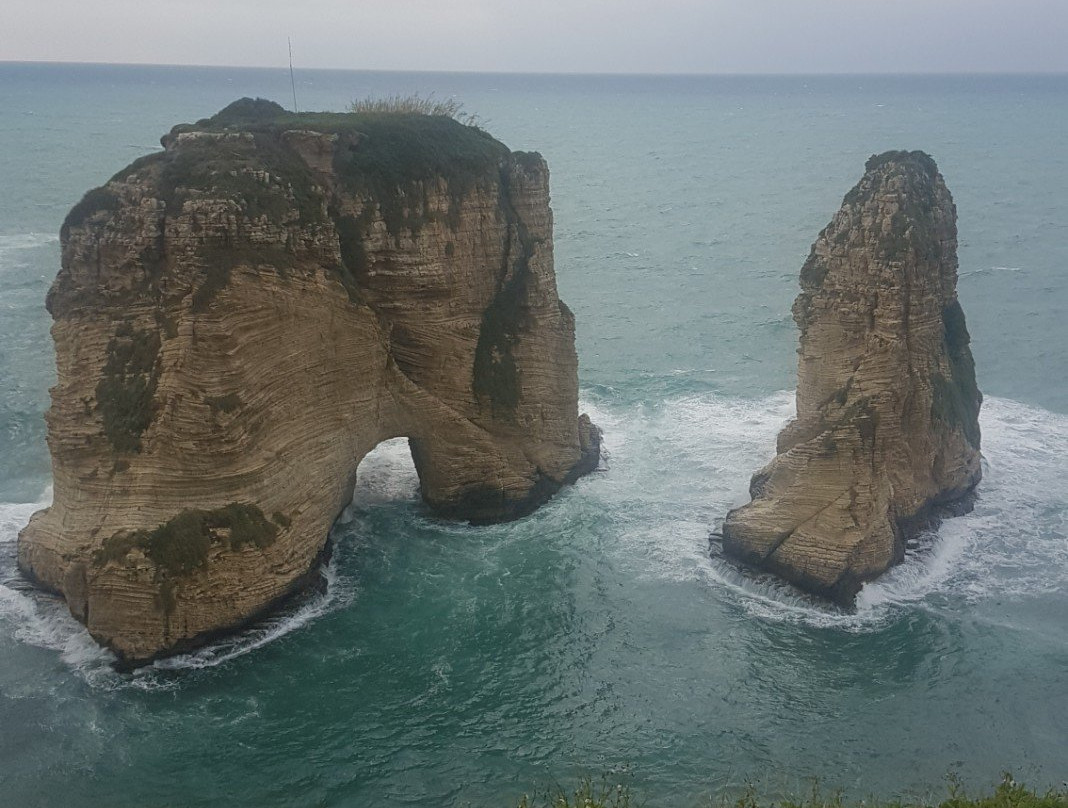 Pigeon Rocks in Raouche景点图片