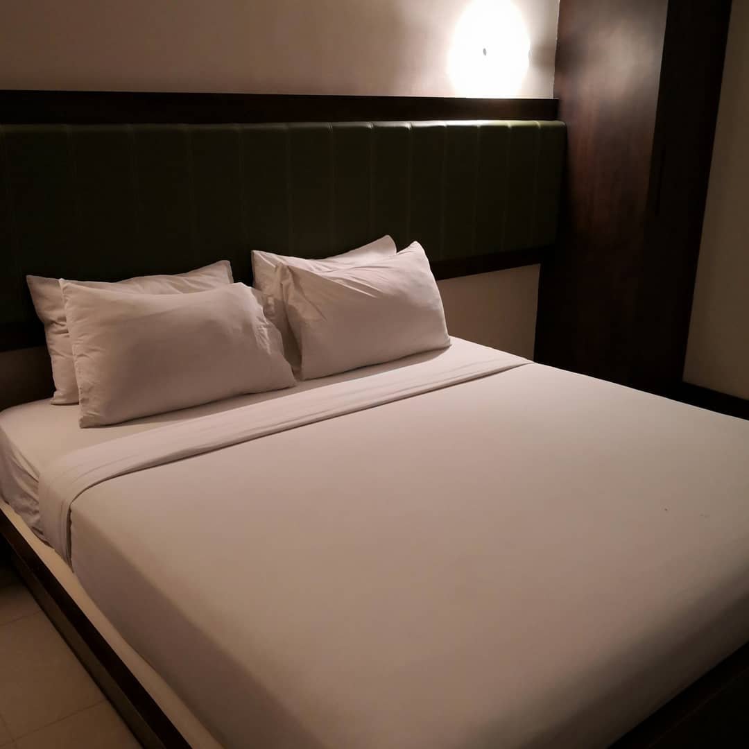 Crown Victoria Hotel-官方
