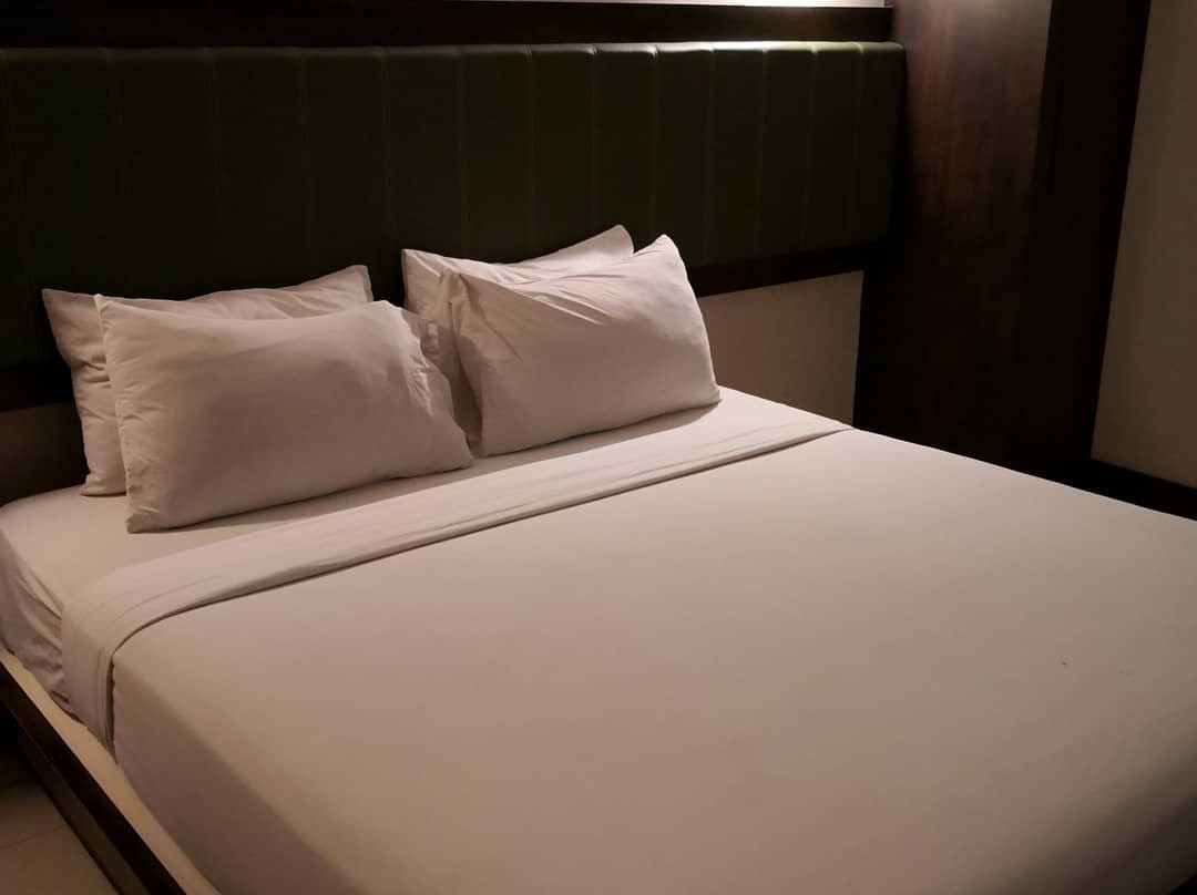 Crown Victoria Hotel主图