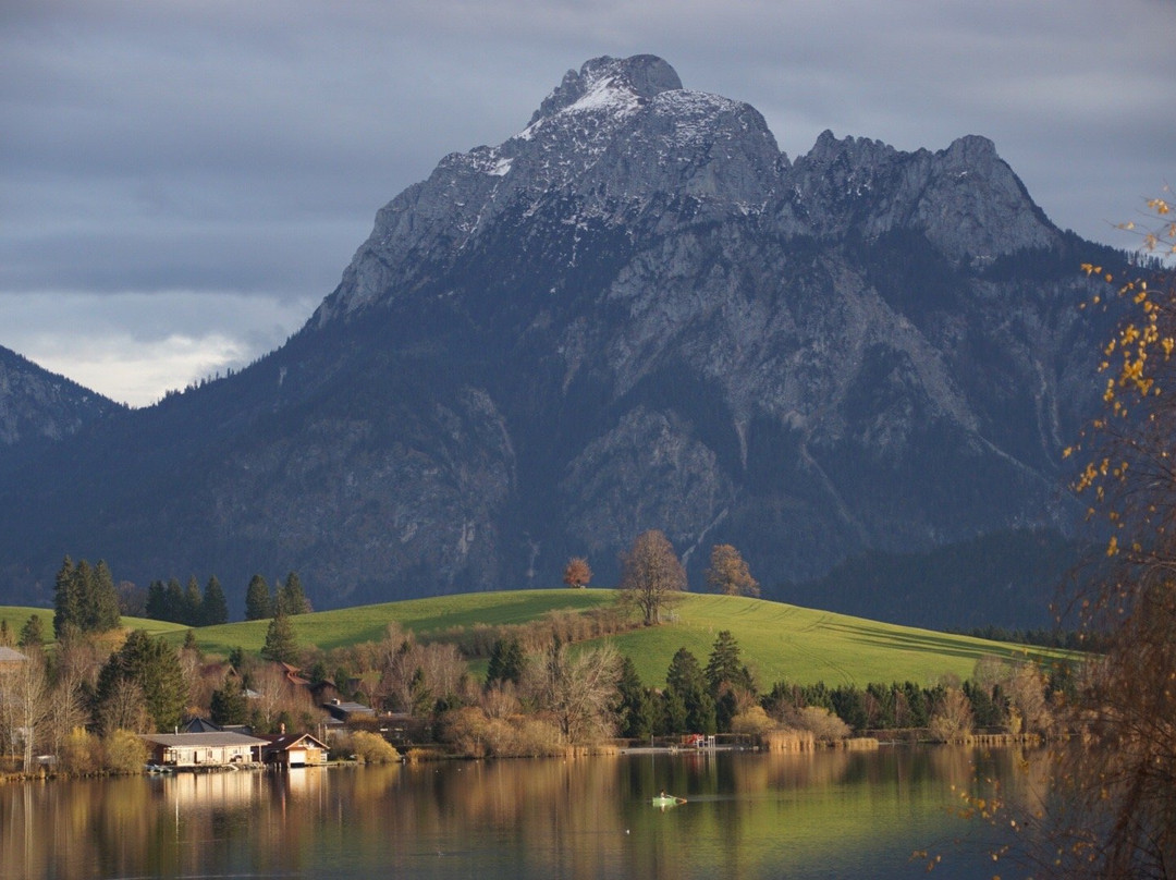 哈同湖景度假公寓酒店主图