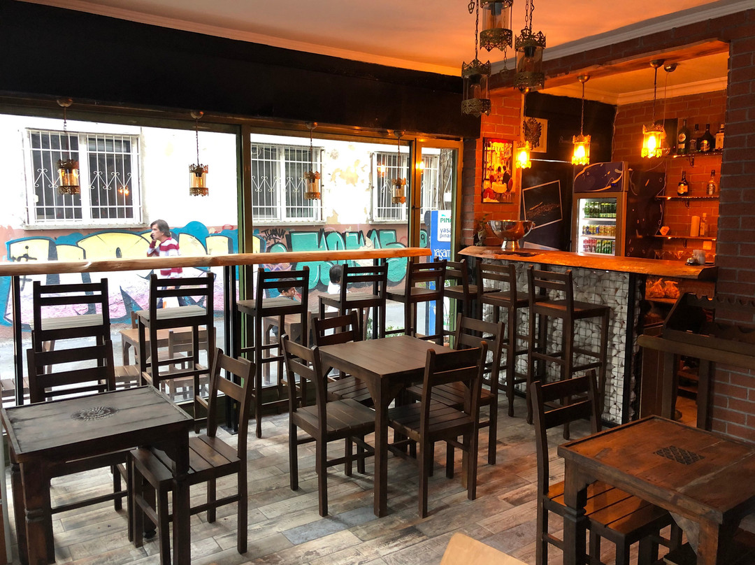 Mantis Cafe Bar