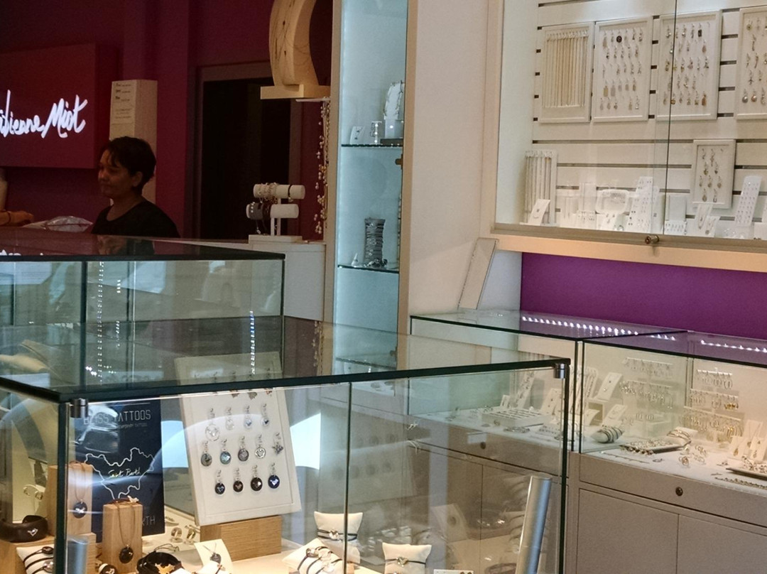Fabienne Miot Jewelry-居斯塔维亚必去景点