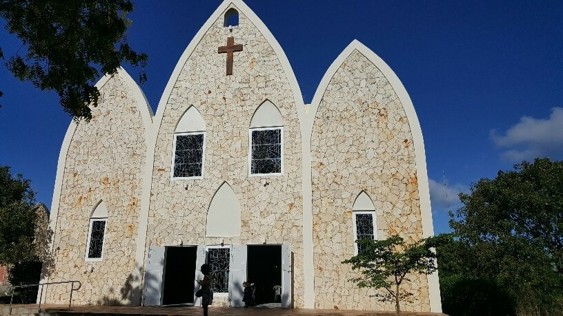 The Valley旅游景点-St. Gerard Roman Catholic Church