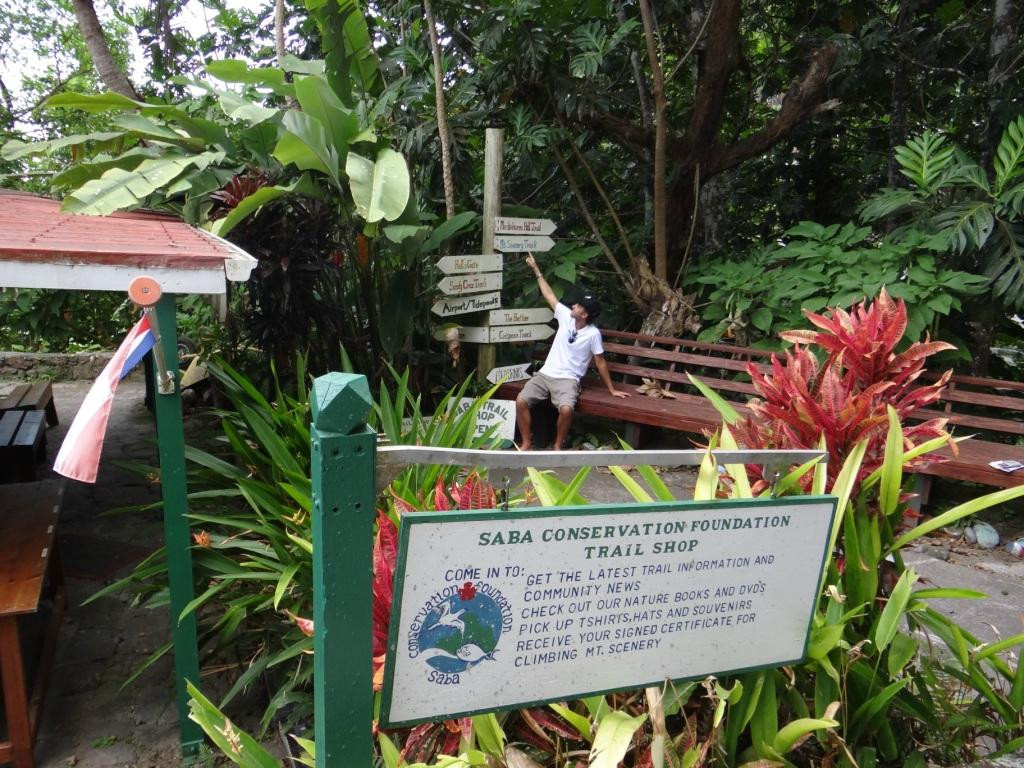 Windwardside旅游景点-Saba Trail Shop