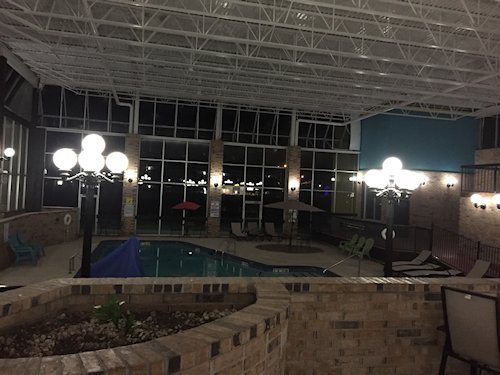 Days Inn by Wyndham Henryetta-泳池