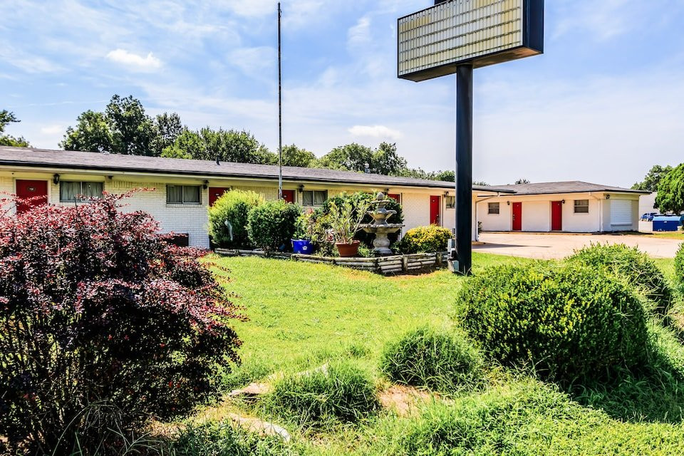 OYO Hotel McAlester OK S Main St主图