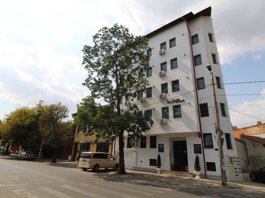 Avenue Parliament主图