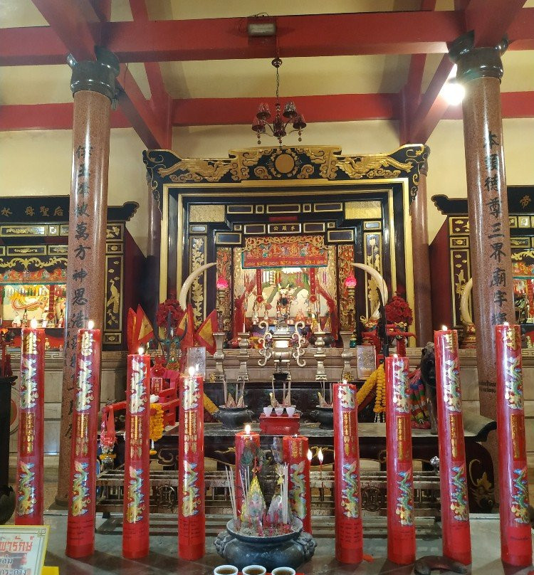 Chao Pho Thepharak-Chao Mae Thapthim Shrine景点图片