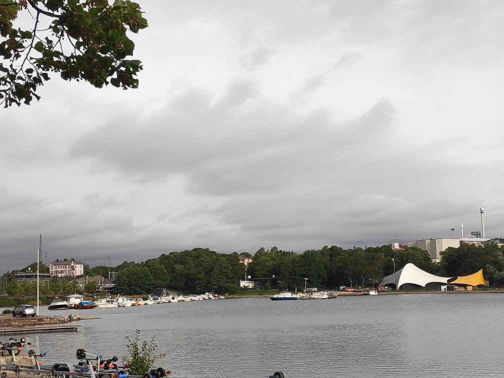Kaisaniemi Park景点图片