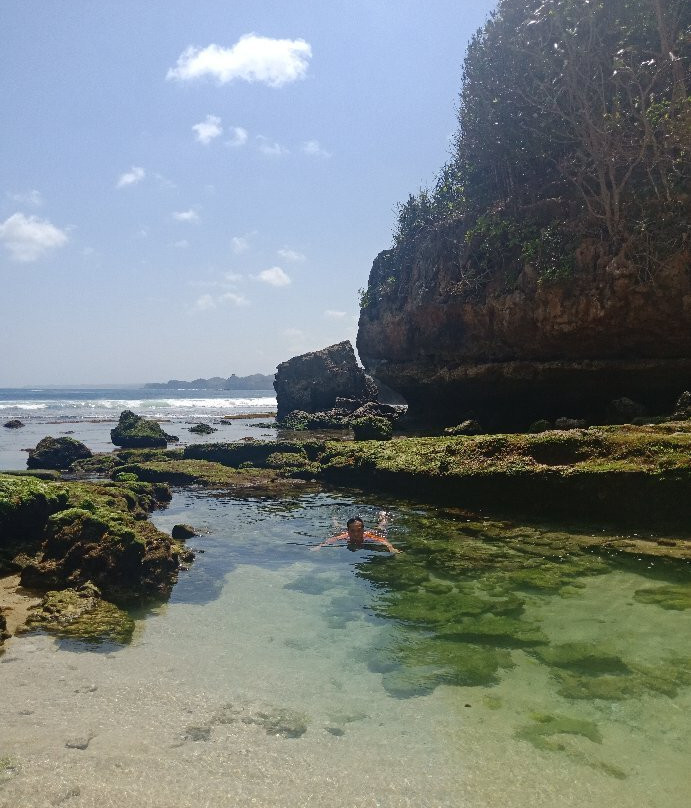 Pantai Batu Bengkung-玛琅必去景点