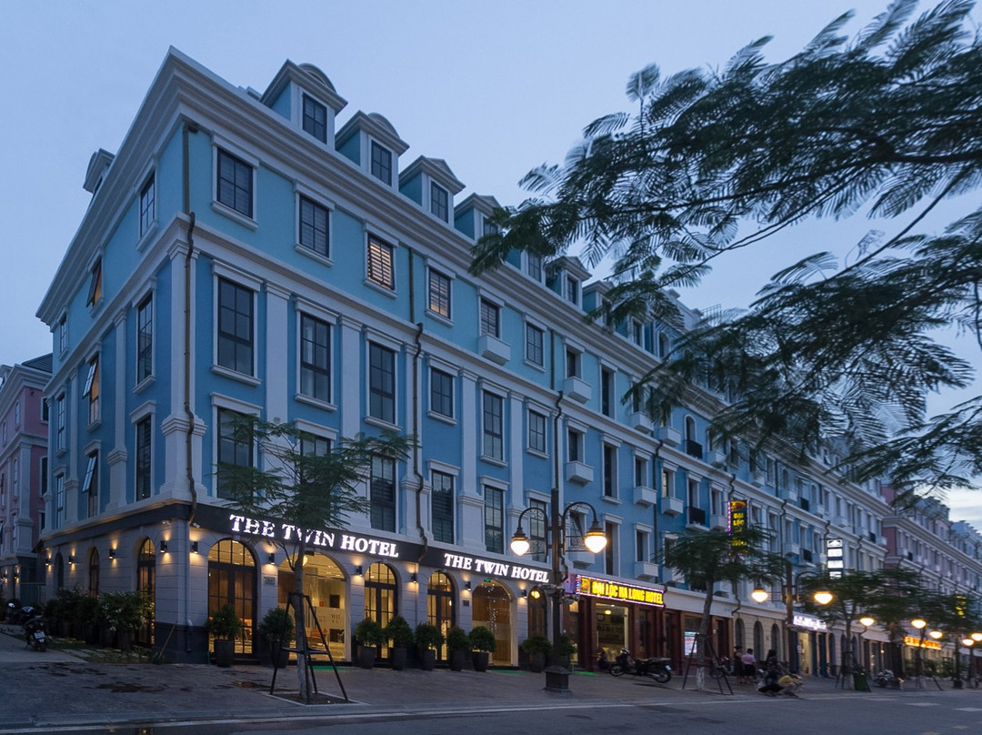 The Twin Hotel