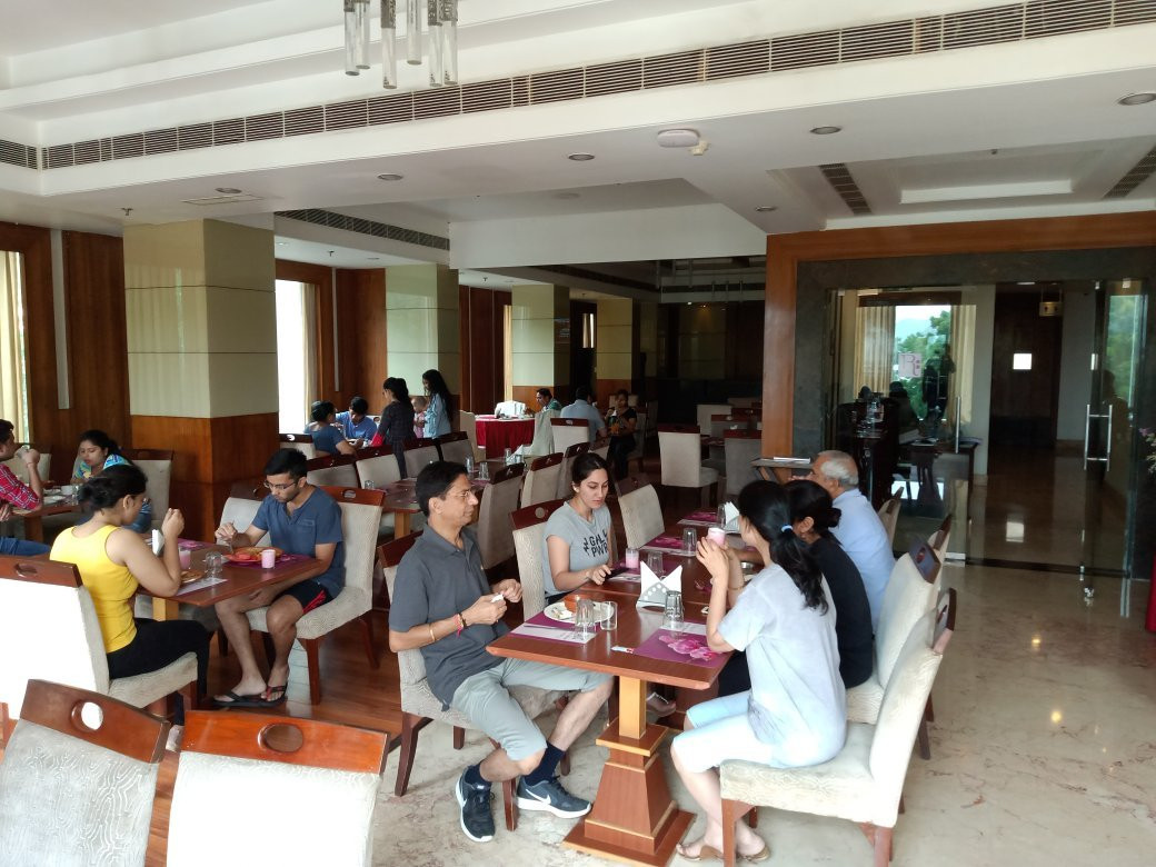 里根塔酒店及会议中心主图