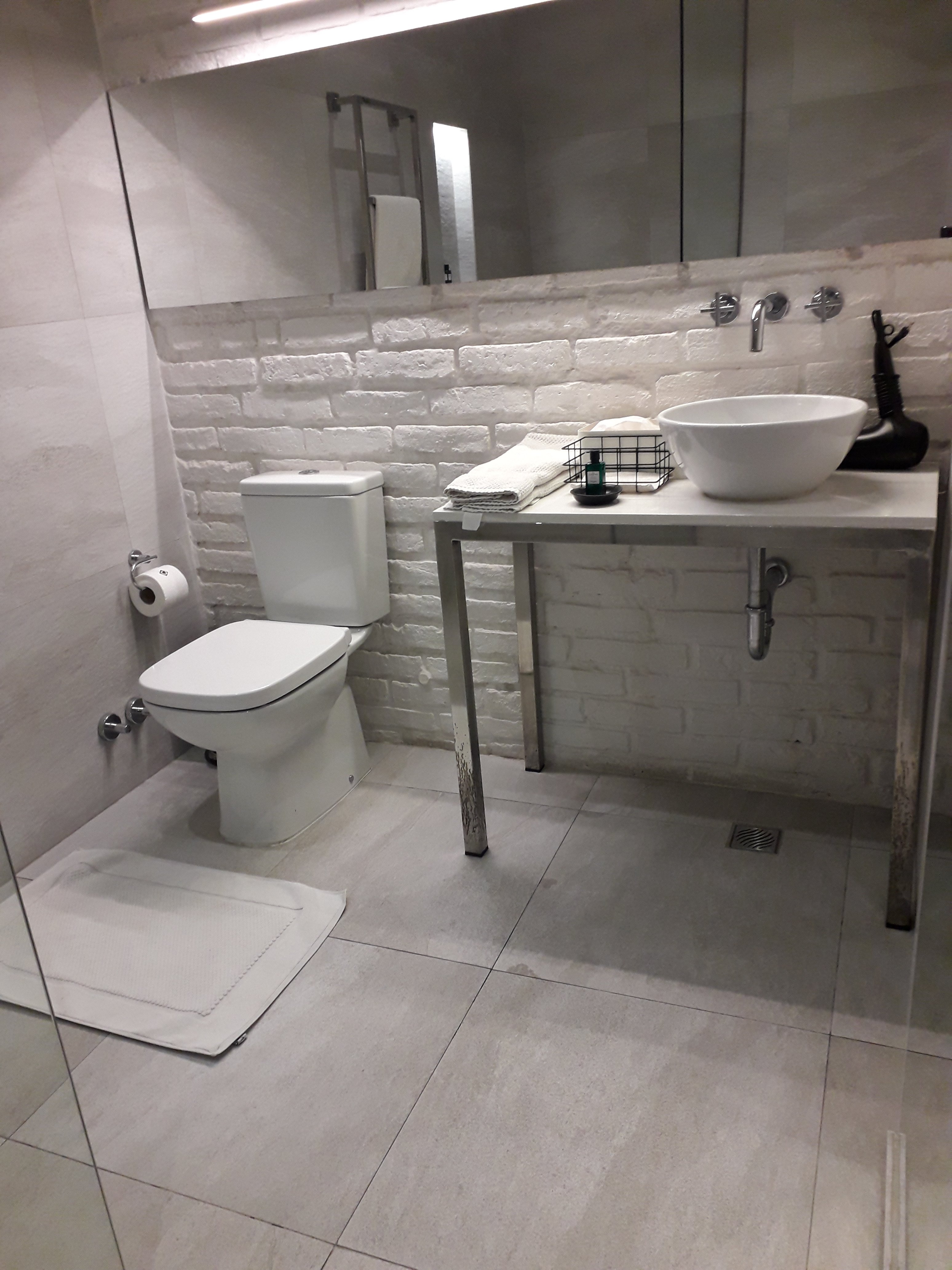 Cosmopolitano Hotel Boutique-浴室