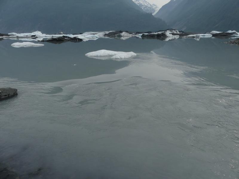 Valdez Glacier Lake景点图片