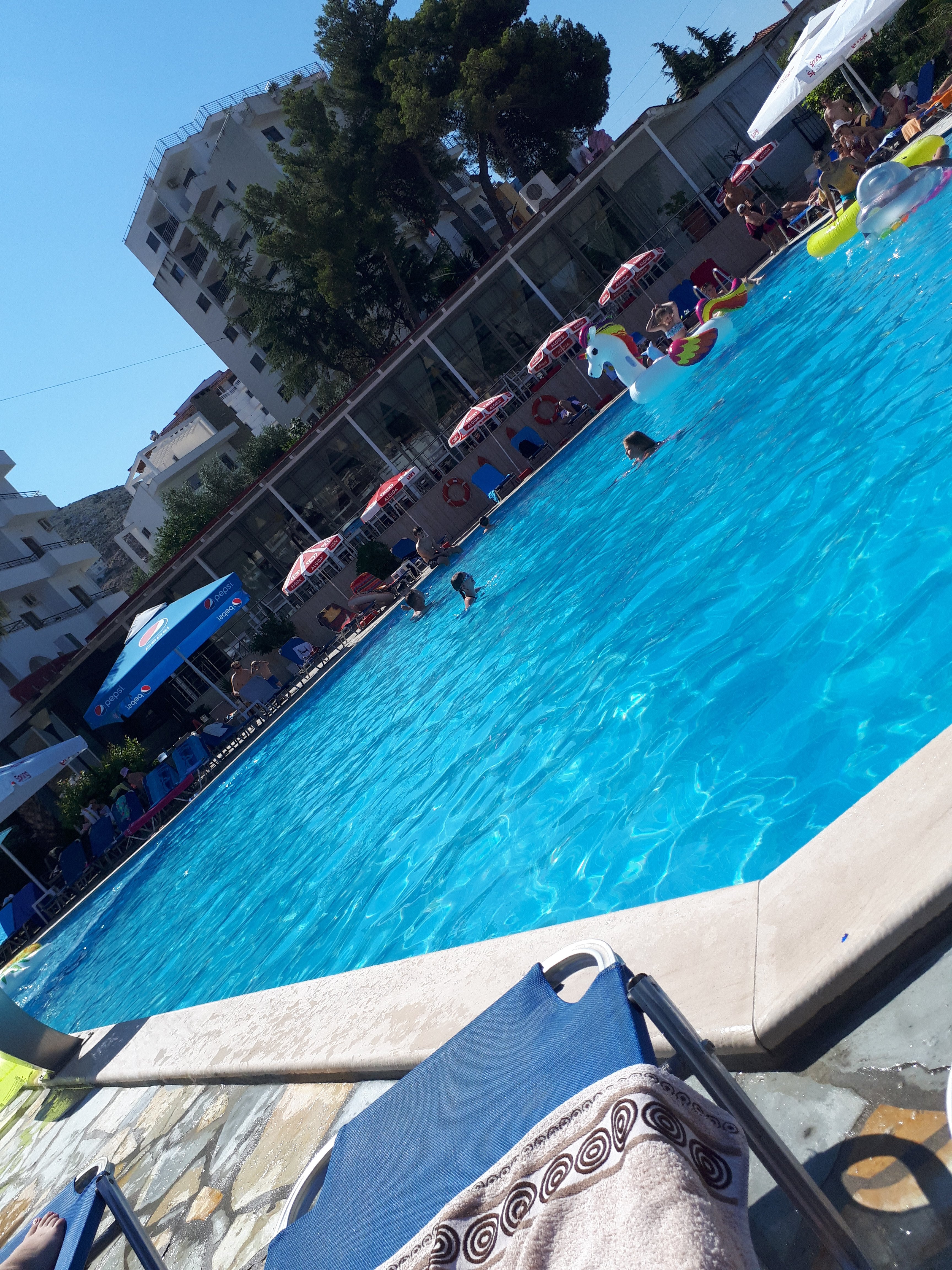 Hotel Mediterrane-泳池