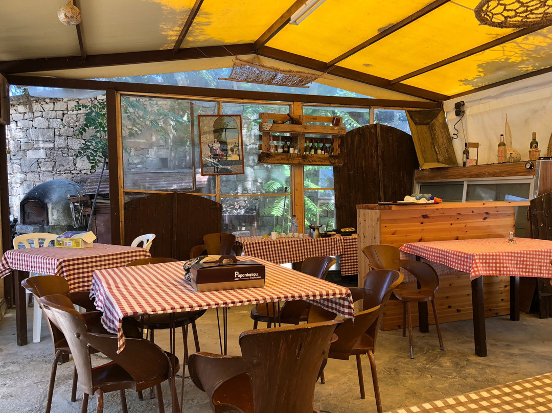 Lysos餐馆和美食-Phiti Pefkos Taverna