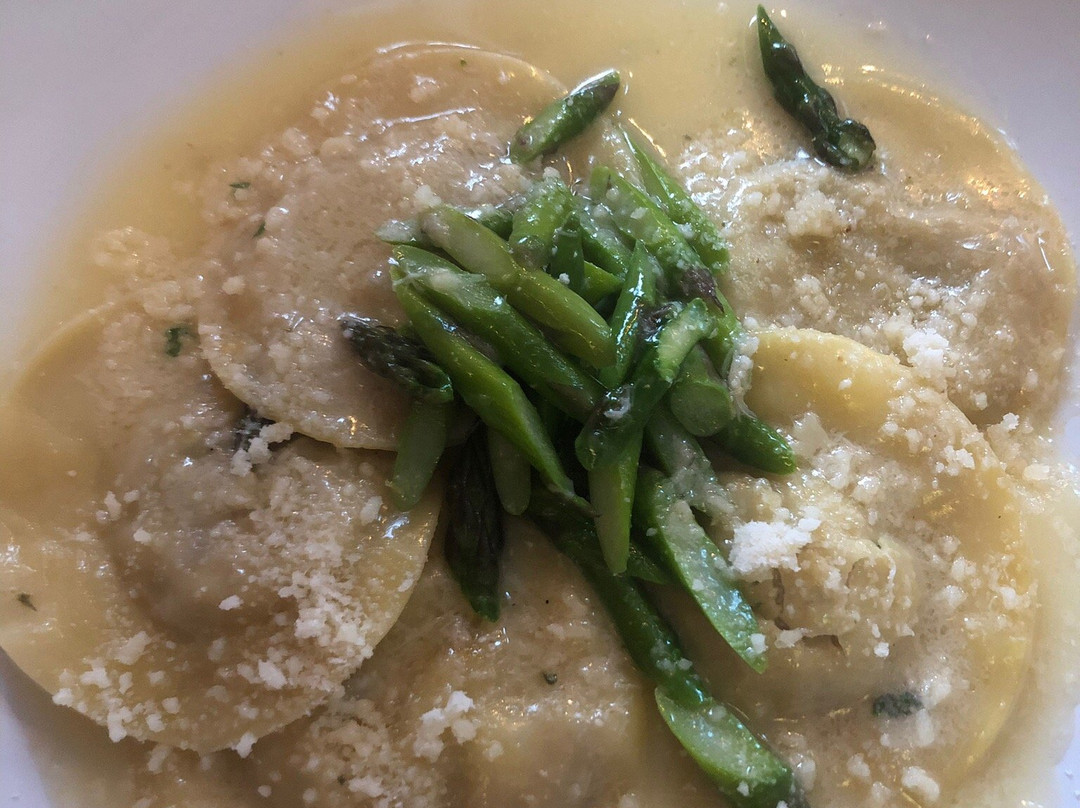 Mezzaluna Pasteria & Mozzarella Bar