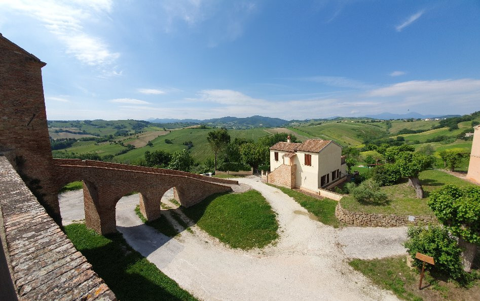 Castelleone di Suasa旅游景点-Castello di Loretello