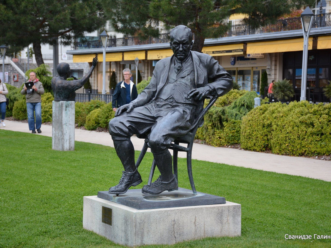 Monument to Vladimir Nabokov景点图片