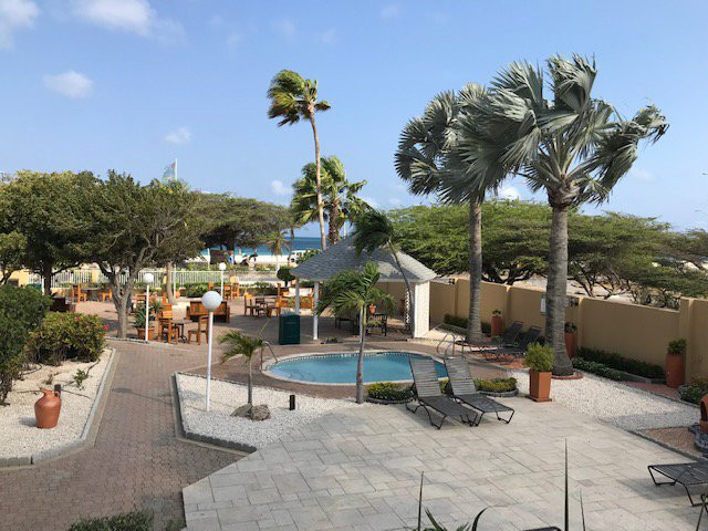 MVC鹰湾酒店主图