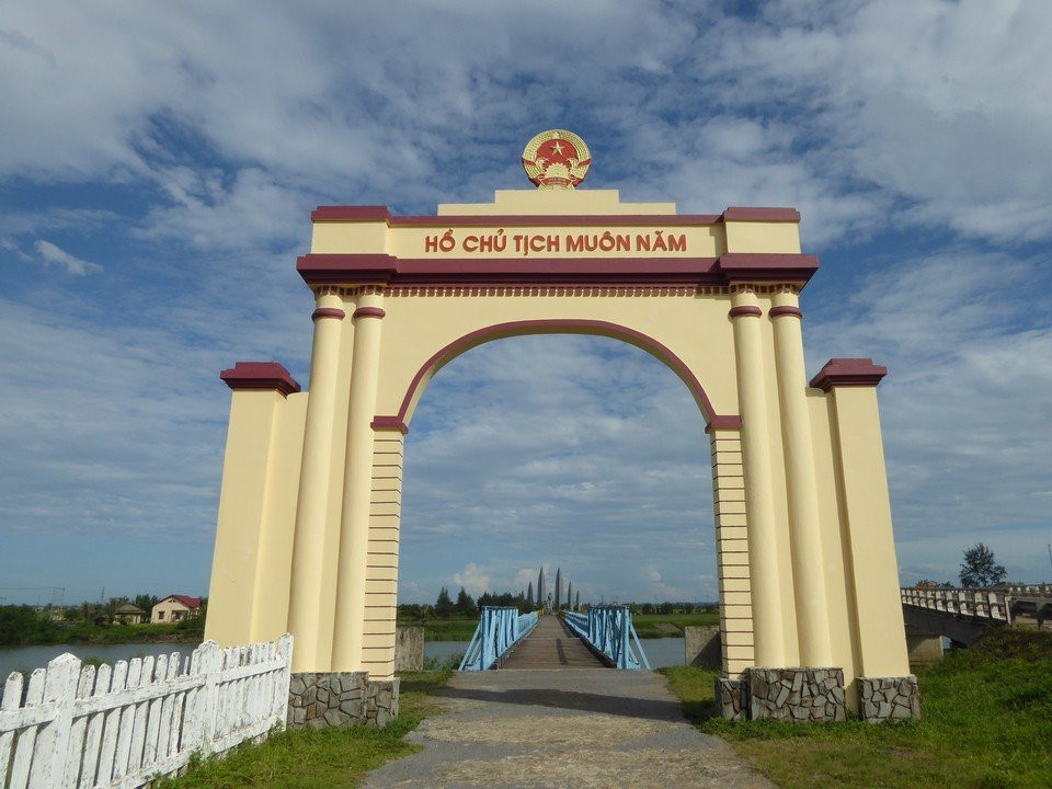 Hue Driving Tours-顺化必去景点