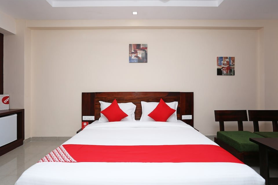 Capital O 18826 Hotel Emerald主图