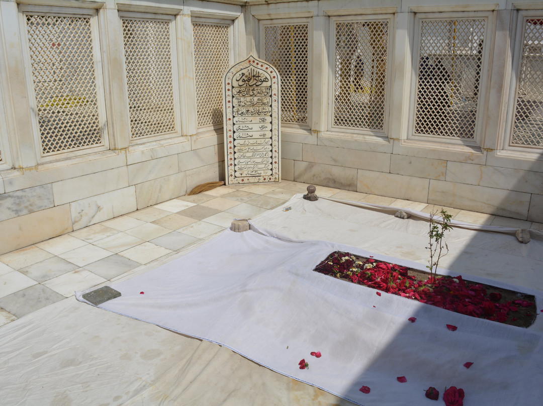 Tomb of Mughal Emperor Aurangzeb景点图片