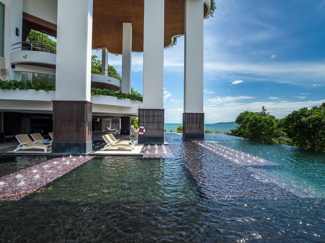 皇家悬崖盛大度假村主图