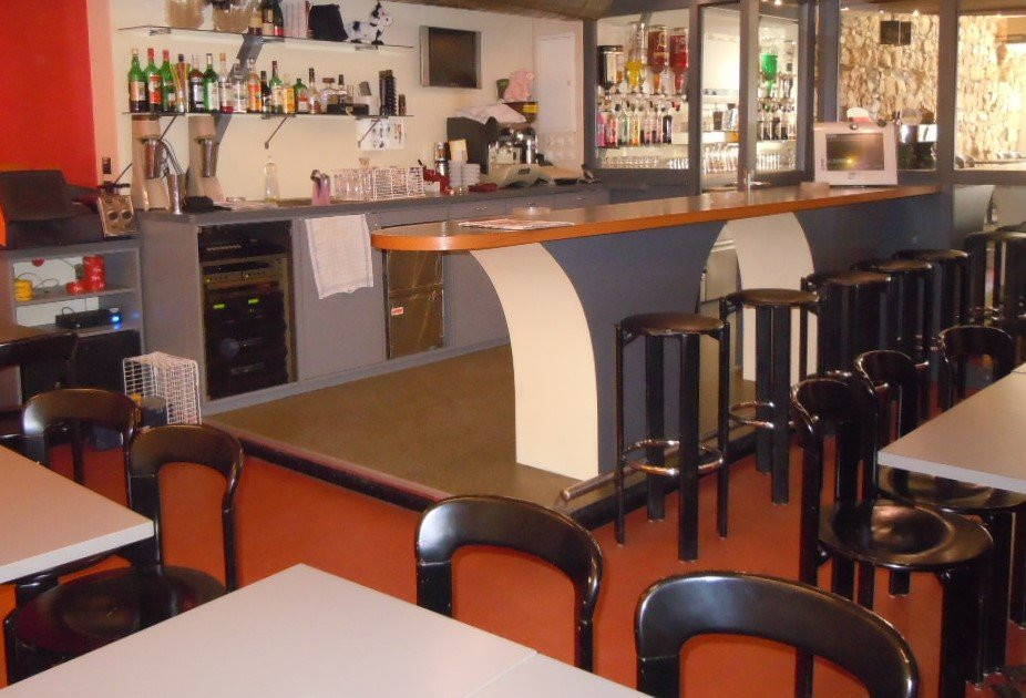 Fontenais餐馆和美食-Bar Le Suisse