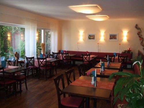 莱茵河谷酒店主图