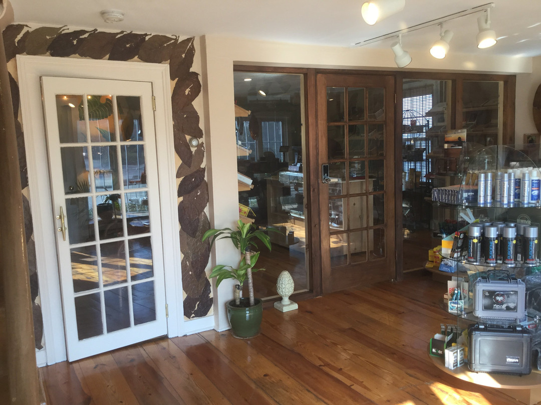 Bongo Ron's Cigar & Lounge-旧塞布鲁克必去景点