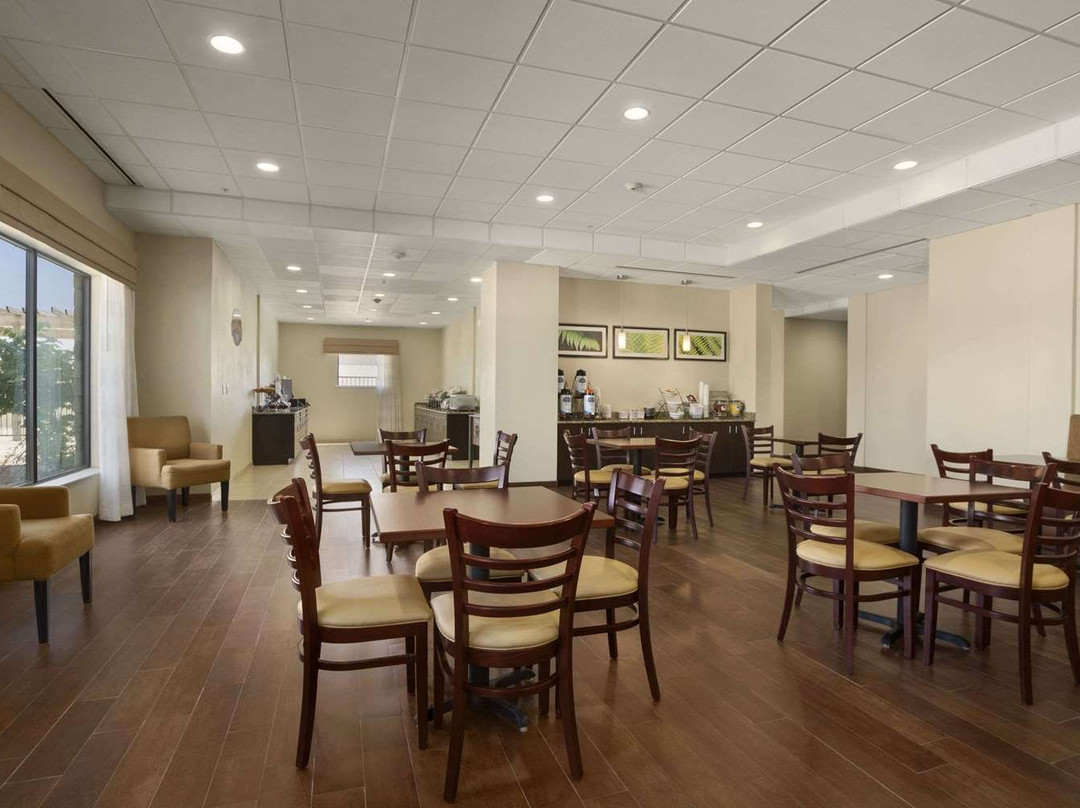 Petrostay Inn & Suites Cotulla主图