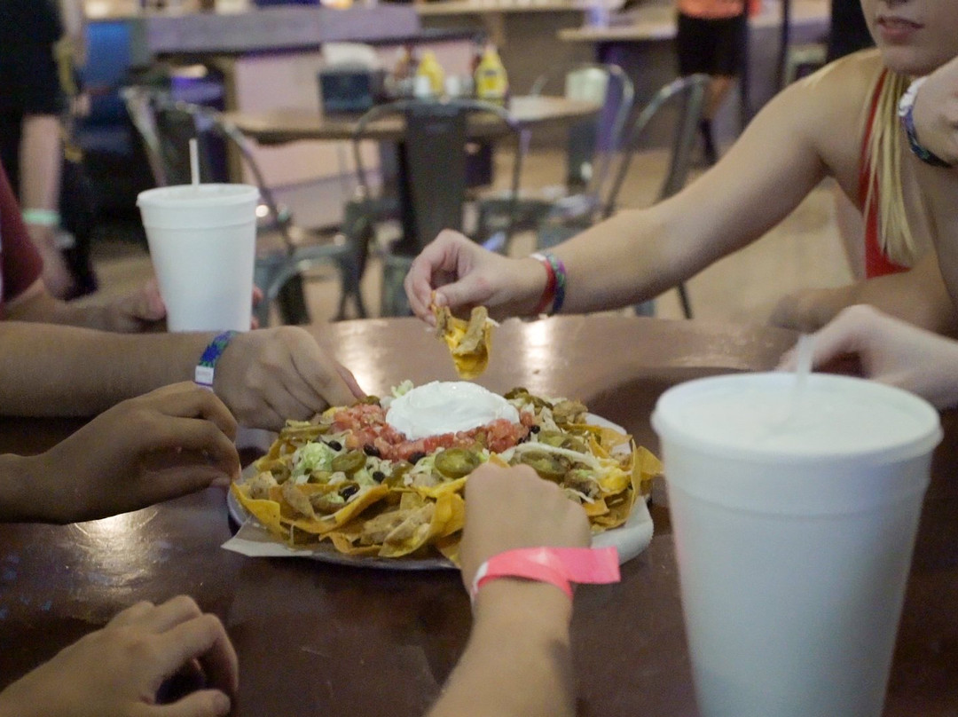 Bravoz Entertainment Center-杰克逊维尔必去景点