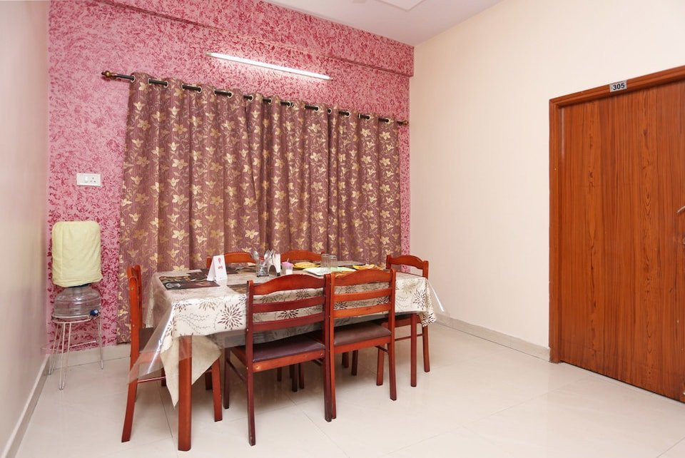 Hotel Karishma Homes主图