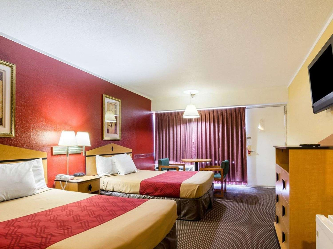 Econo Lodge Topeka Kansas主图