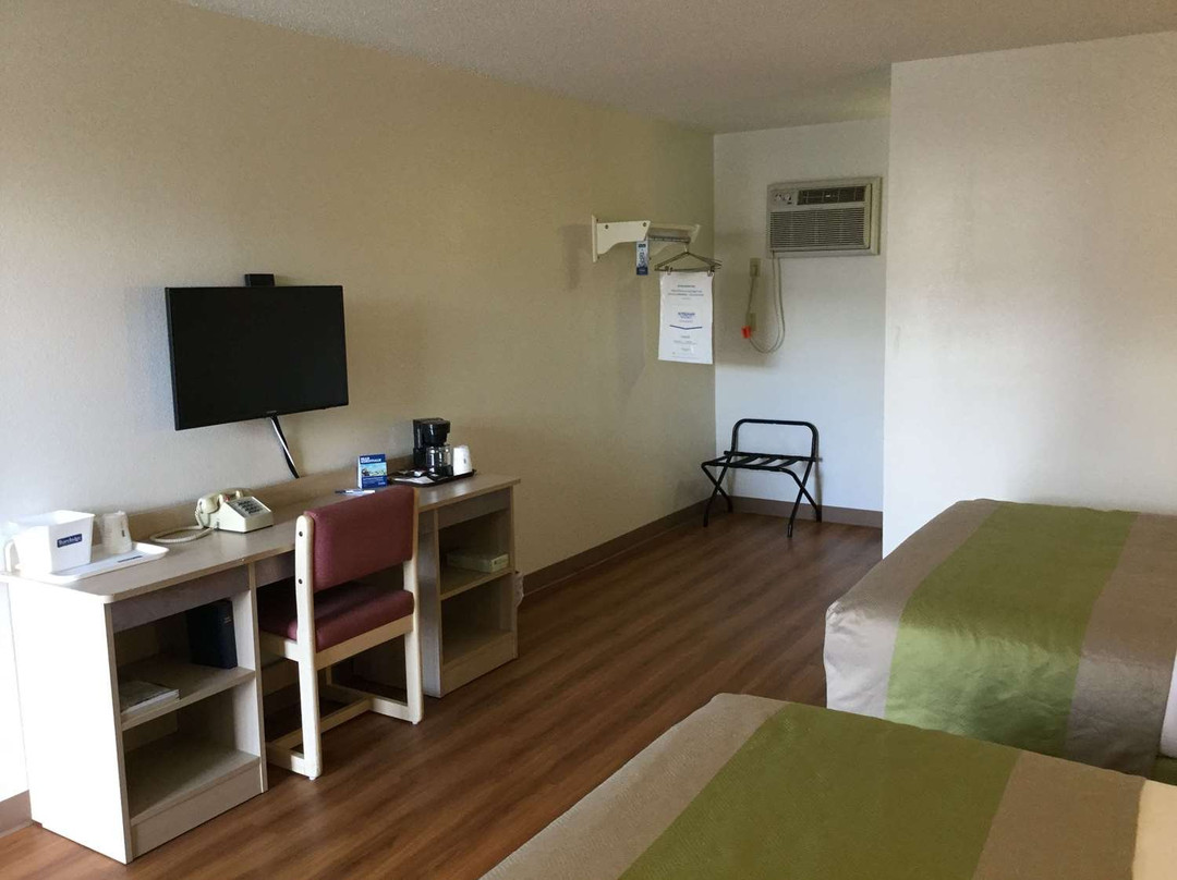 Travelodge by Wyndham Wall主图