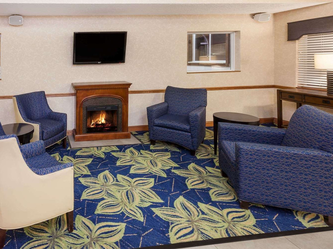 Baymont by Wyndham Galesburg主图