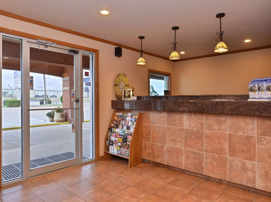 SureStay By Best Western Rockdale主图