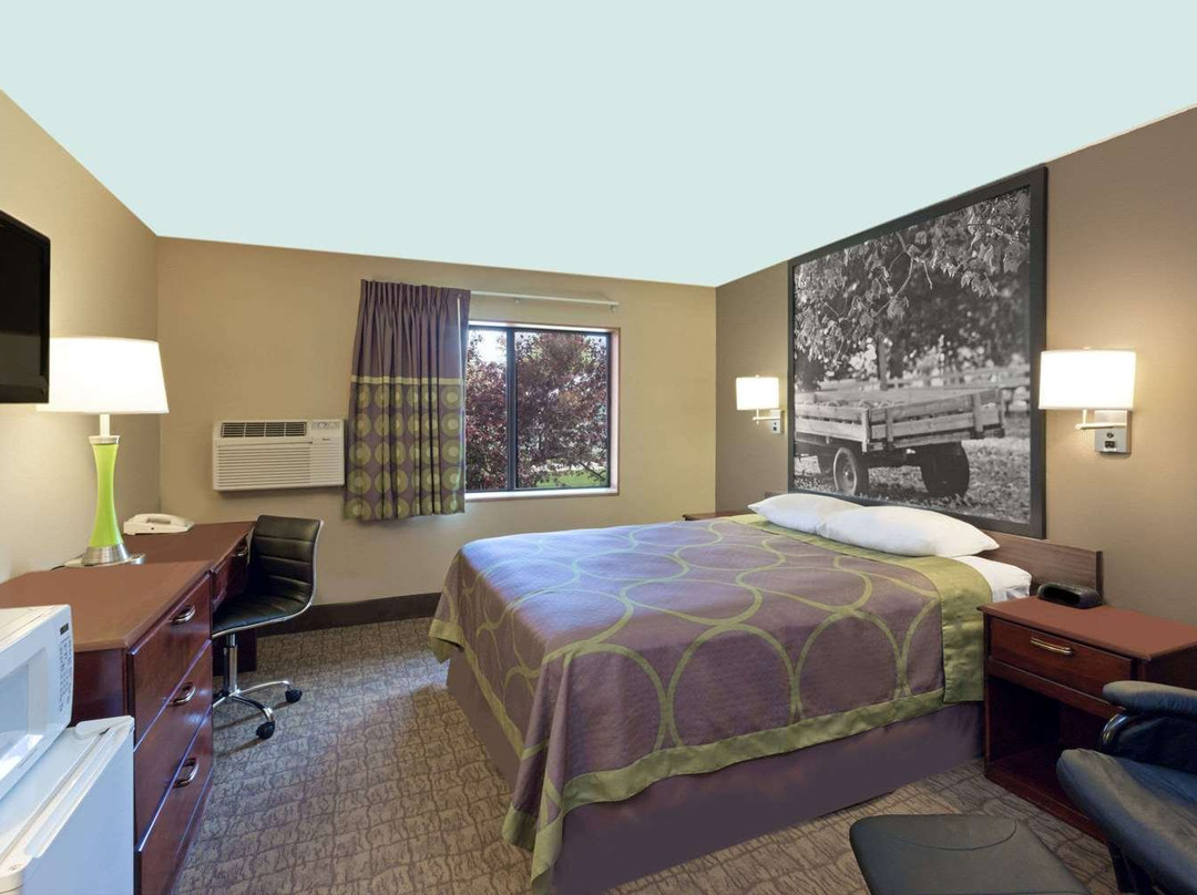 Super 8 by Wyndham Carroll主图